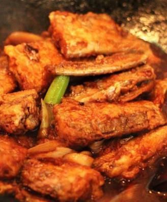 带鱼这样做太好吃了,不加生抽酱油,简单易学无腥味,肉嫩味香