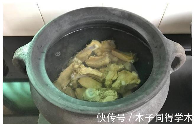 咸五花肉片|这菜只有春天有，咸鲜味美，一上桌就被抢光，做法超简单