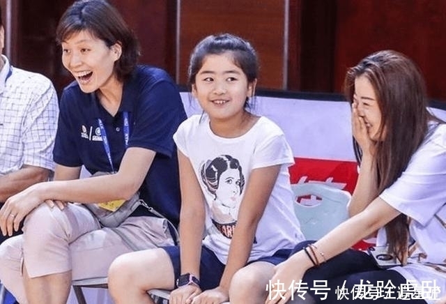 身高|姚明女儿长势“失控”,10岁身高远超同龄人,网友:想矮都难