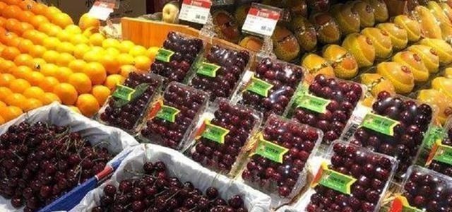 家长|小孩偷吃车厘子,理货员90一斤赔钱吧,宝妈做法理货员安静了!