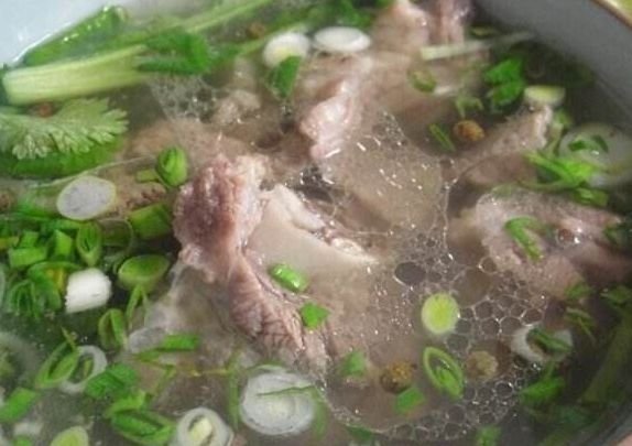 炖羊肉汤,别放太多料,只需2样,牢记4点,羊汤香浓又美味