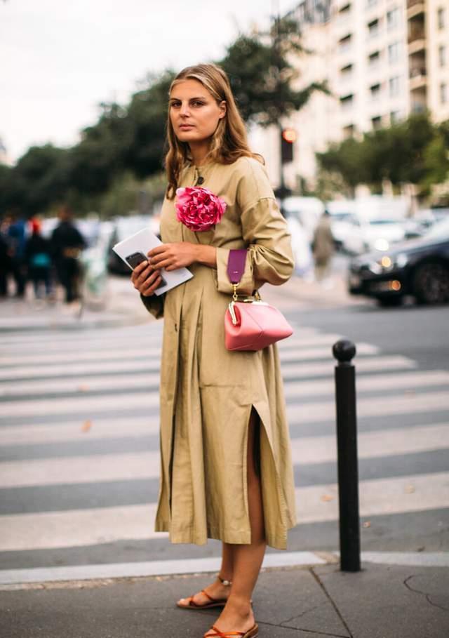 奥利维亚|“环球小姐”奥利维亚·卡波, 穿白色裹胸裙摆飞扬, 衣品太高级