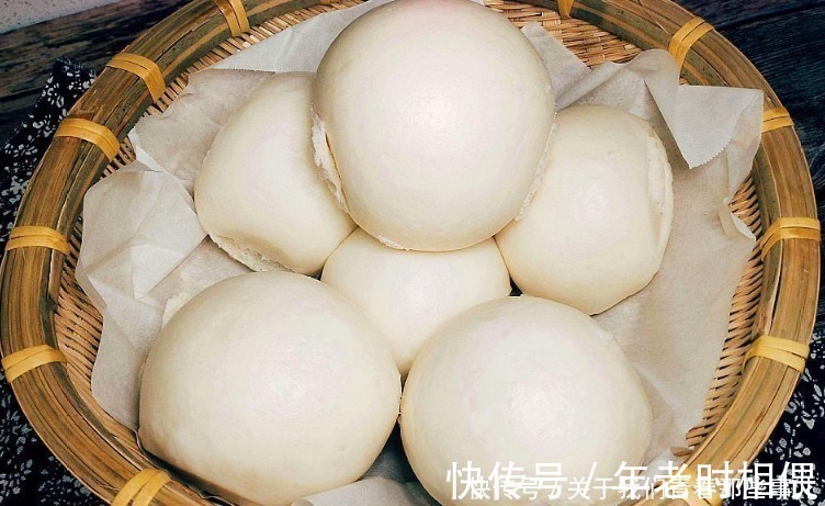 蒸馒头用大火还是小火？很多人用错了火，难怪馒头干硬塌陷，不香
