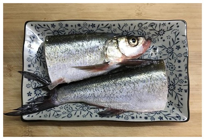 太湖三白之一的白鱼，这么做最美味，10分钟就上桌