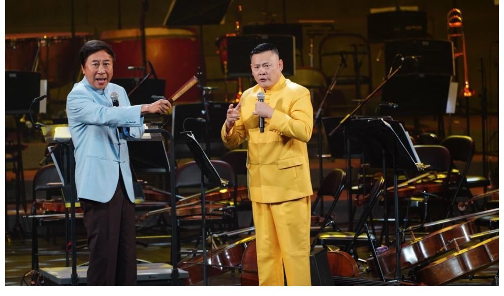 相声|中国广播艺术团艺术季收官，相声名家冯巩压轴登场，现场掌声雷动