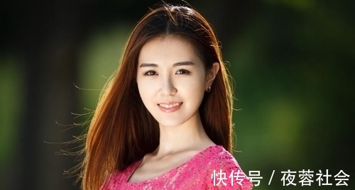 瘦影@七绝十二首:柔情缱绻人不语,眼底云波万里山