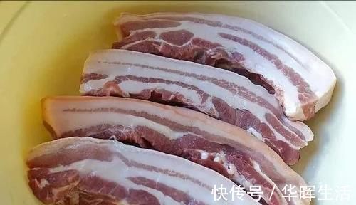 冬天做腊肉，牢记“2腌1涂”的窍门，腊肉咸香入味，不易发霉变质