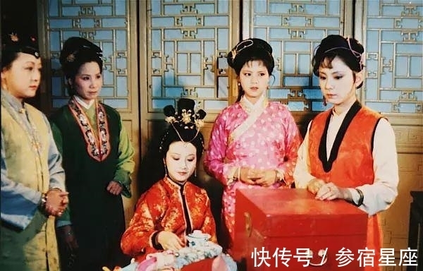 薛宝钗&抄检大观园暗示了贾宝玉的婚姻,贾府选了谁?王熙凤就是风向标