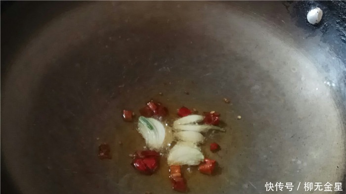 春天，这菜特别鲜，别不知道吃，风味独特有营养，做法简单没难点