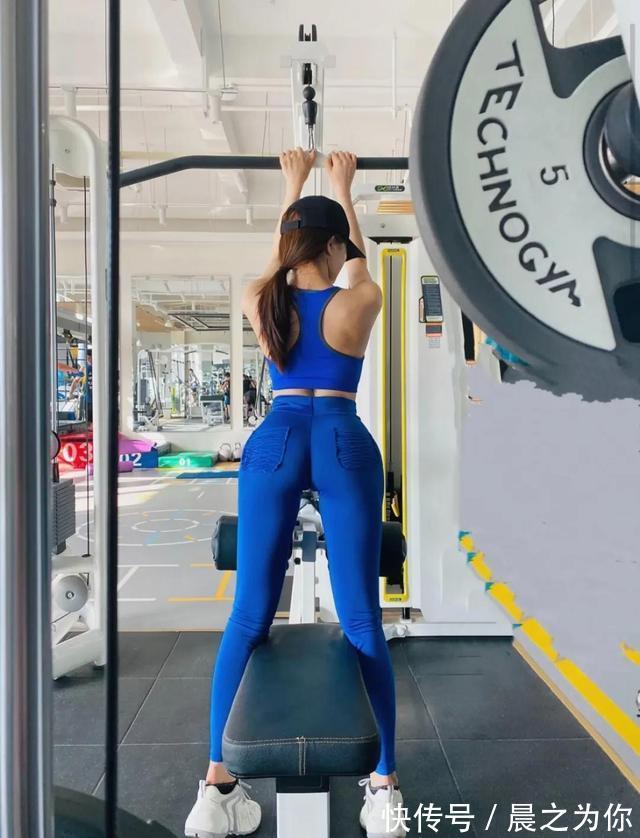 cindy|E杯胸、蚂蚁腰、蜜桃臀三连击!这个99年国产健身女神简直太撩了