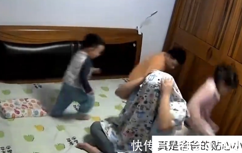 妈妈|小棉袄!河北:儿子无意找出爸爸私房钱,女儿立马拿被子蒙住妈妈