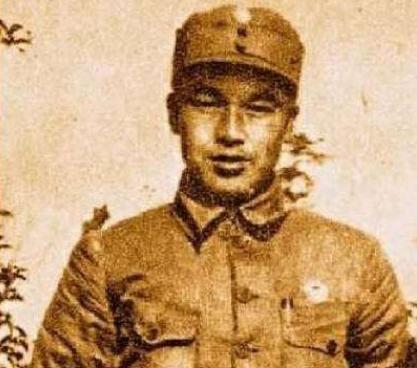 参谋长|他是红八军团军团长，115师参谋长，却携3万元叛逃，不逃至少大将