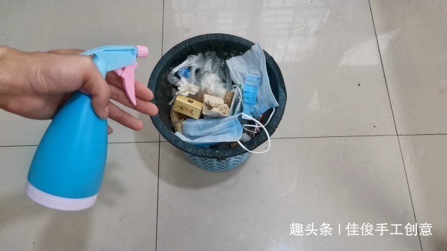 把藿香正气水滴在白醋里,搞定了生活中的困扰,解决你的难题!