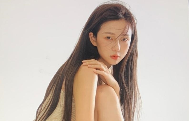 她是《奔跑吧》播出以来话最少的女嘉宾,只说了两个字却吸粉无数