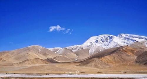 新疆的这条公路，雪山湖泊湿地如桃源美景，风景可媲美西藏