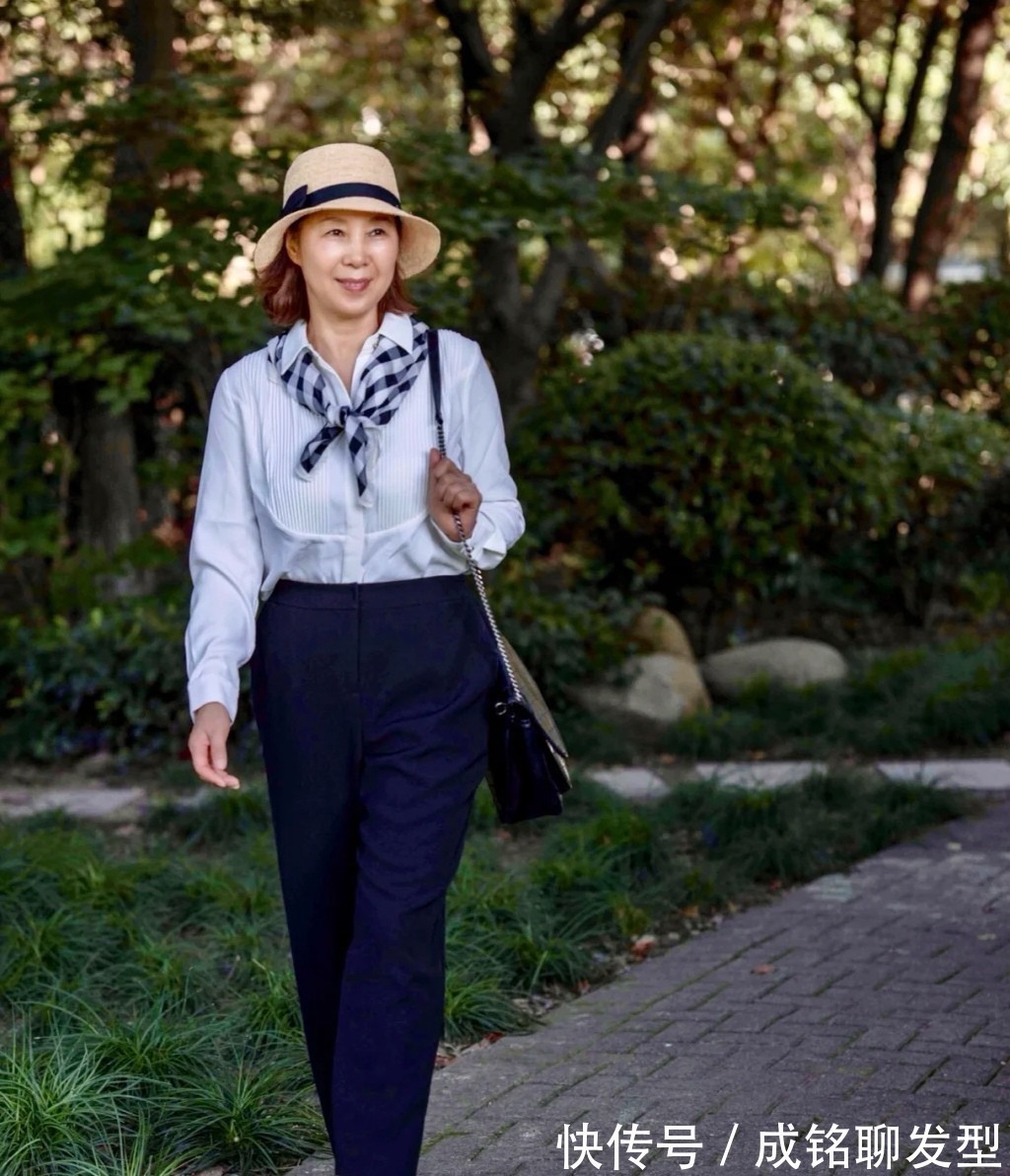 丝巾|爱美不分年纪,65岁的奶奶用穿搭圈粉无数,这才是老人该有的装扮