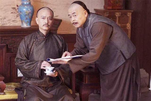 马场@窦尔敦绰号钩祖,他在雅克萨之战中成了英雄,如今他的后代在这里