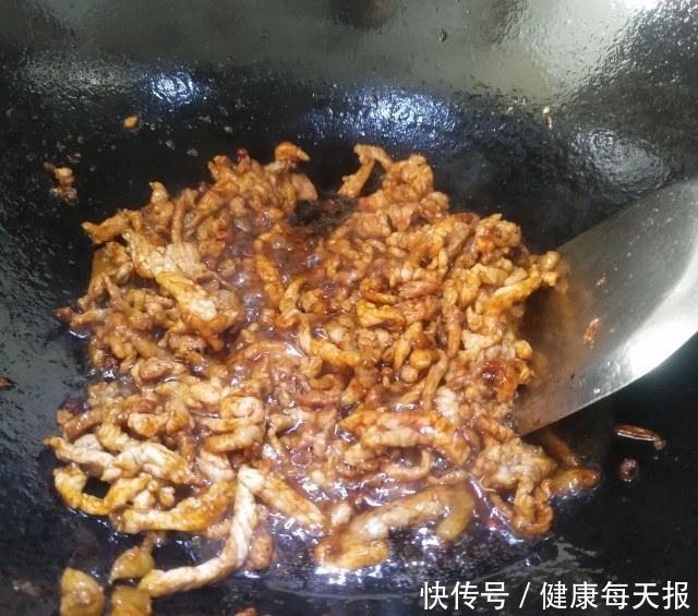 蒸面条，饭菜一锅出，最适合懒人！