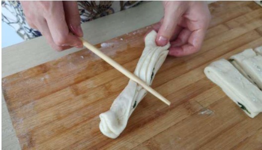 媳妇每次发面做花卷,一大锅一顿就抢光,秘诀全都告诉你,太香了