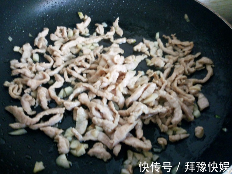 炒肉丝|无论炒啥肉,不要直接下锅炒!大厨教你1招,嫩滑香软,还不粘锅