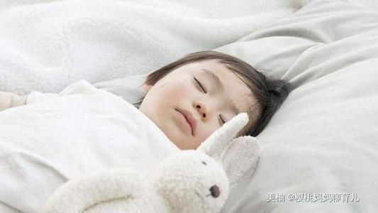 睡眠环境|研究表明:孩子睡觉反应暗示大脑发育状况,若有这3种,就偷乐吧