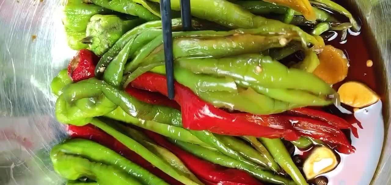 住在城里也能做辣椒泡菜,酸辣不苦咸鲜爽脆,非常适合天气热时吃