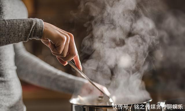 天然溶栓高手出现了,不是木耳海带,悄悄喝一点,血管笑开颜