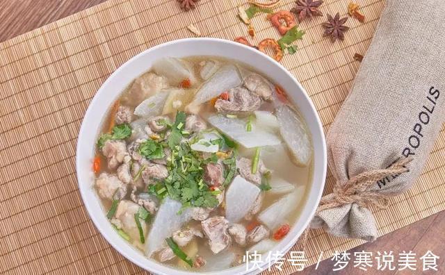 清炖羊肉的时候,香料无需多,有这“3种”就够用,别再做错