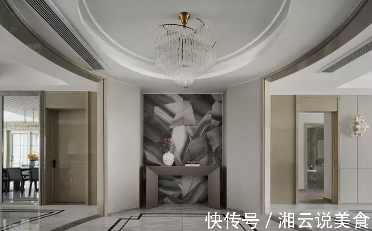 客厅|300㎡大平层有多大气玄关设计惊艳,采光无死角,可观无敌湖景