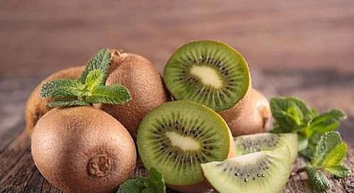 女性不想被人說(shuō)老，堅(jiān)持常吃3種食物，排毒養(yǎng)顏，不可錯(cuò)過(guò)