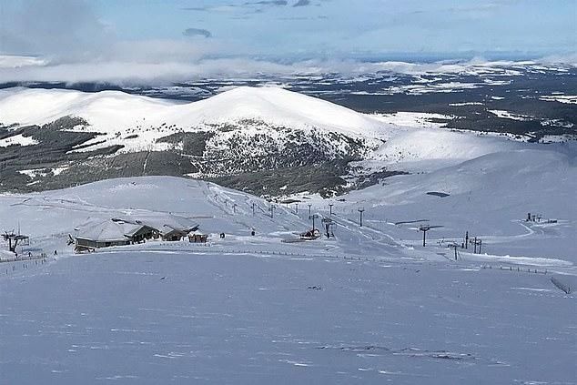 持续降雪苏格兰凯恩戈姆山已达顶级滑雪条件