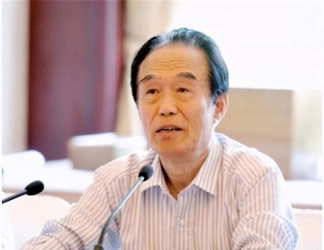 中国历史#百家讲坛主讲人阎崇年,曾被年轻小伙掌掴,小伙为何还拒绝道歉?