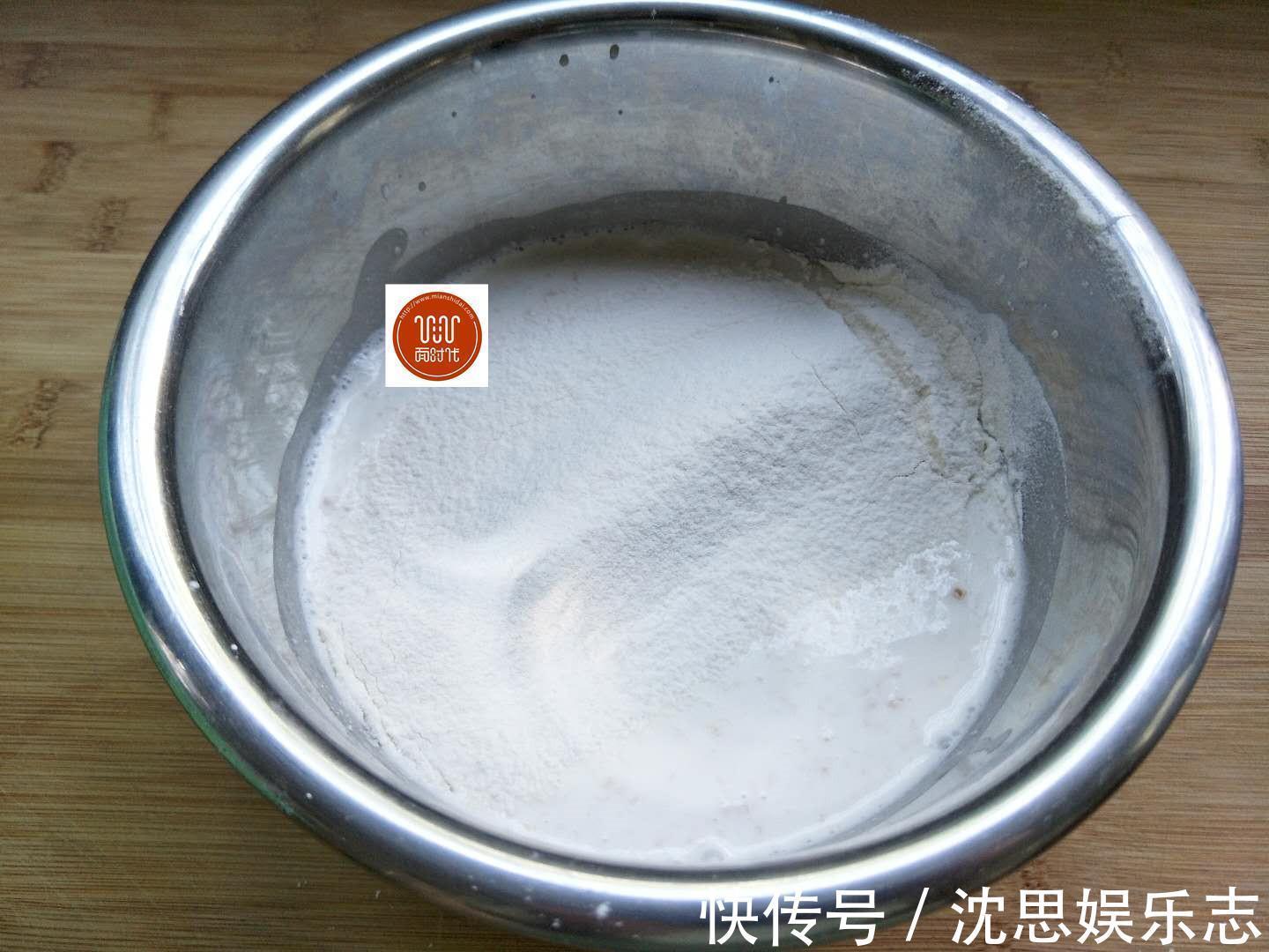 大米糕别买了，做法和比例都告诉你，香甜蓬松比蛋糕还好吃！