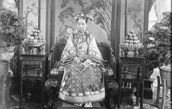 进献|张之洞进献一宝物，深得慈禧欢心，每天晚上都要握在手中