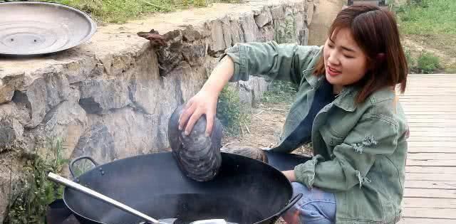 鲜美|吃货小荷教你最正宗的河蚌肉做法，汤汁鲜美，肉有嚼劲，学会了吗