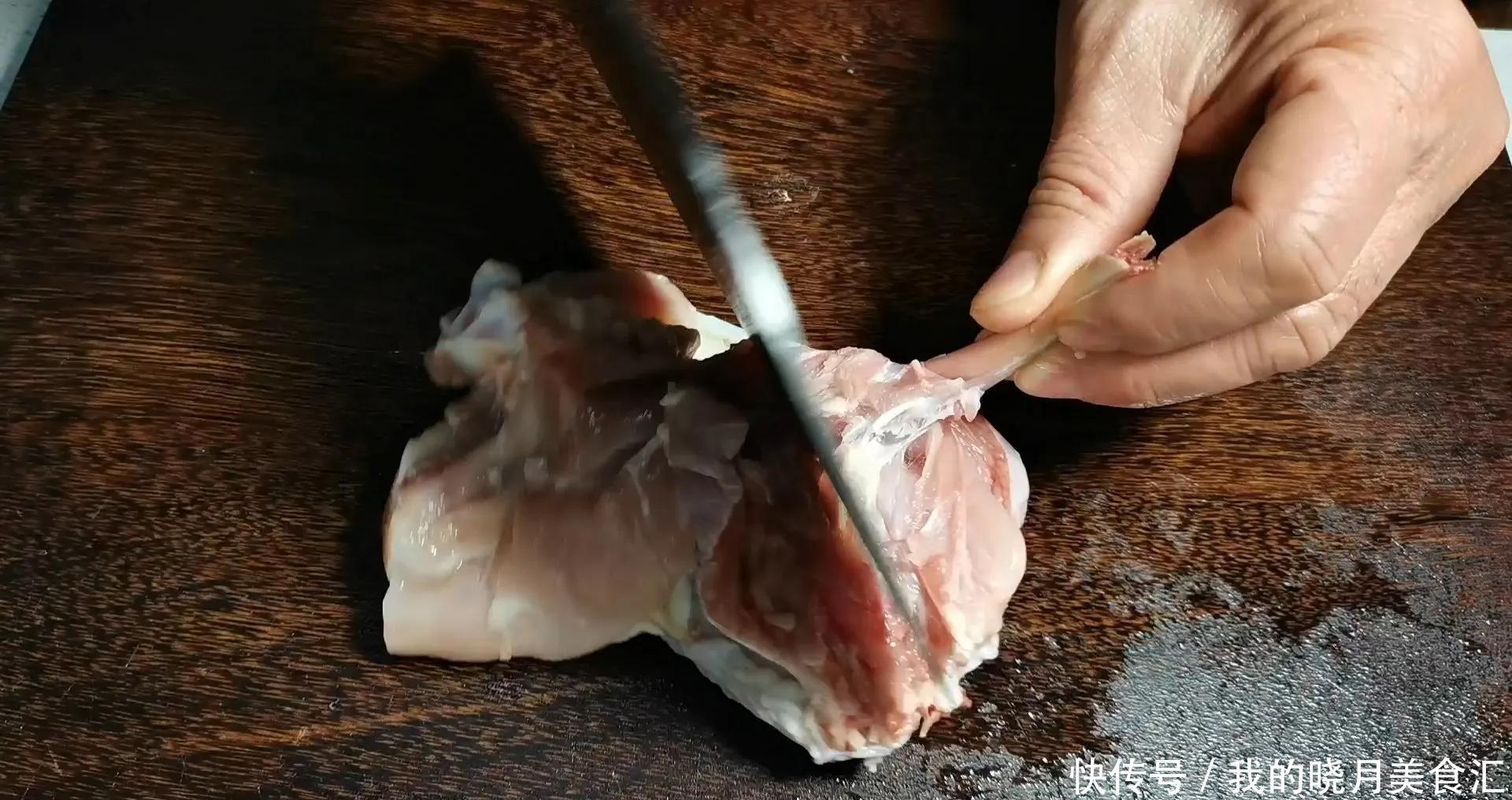 鸡腿不要总炸着吃,教你懒人做法,软嫩多汁,一次3个不够吃