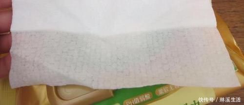 糊涂带娃|有种“糊涂带娃”叫湿巾擦屁股,家长省事了,却“坑”了孩子