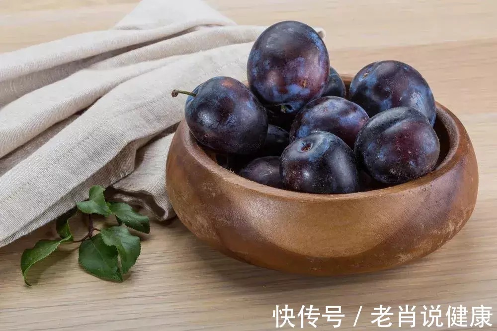 便秘|心肝宝贝奖门人:这些让你很会拉屎的水果,吃完清肠排便,连口臭便秘都消失了!