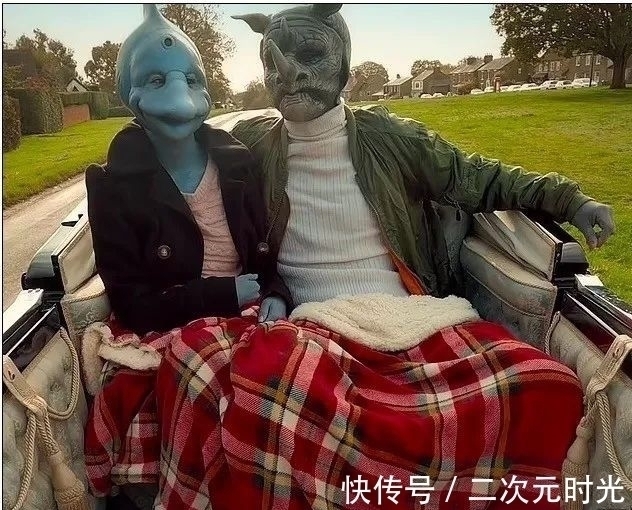 相亲节目|网飞新出狂野相亲节目,嘉宾全部打扮成性感野兽,不看脸只谈爱