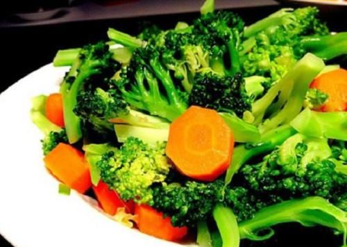 炒西蓝花，焯水后直接下锅炒是大忌！学会这招，脆爽可口还入味