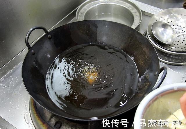 油温|红薯别只会烤着吃了,试试这道麻脸红薯,酥脆甜糯,越吃越想念