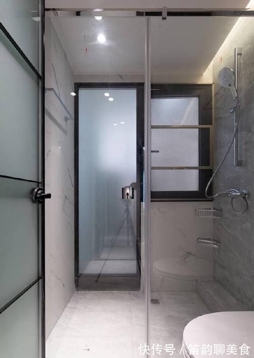 高冷|家居装修也玩高冷范儿，这套128㎡轻奢三居送上，你能借鉴多少？