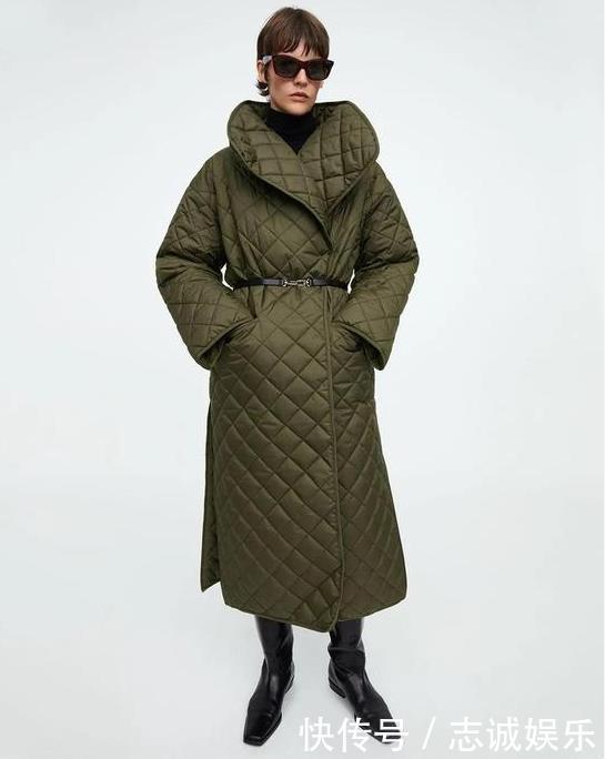 今年流行一种穿法，叫“绗缝棉服+靴子”，保暖不显臃肿，真美