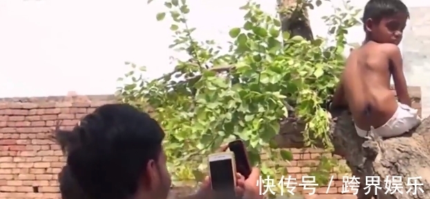 猴神|印度13岁小伙长了一条“尾巴”,被当做猴神转世,收了大量信徒