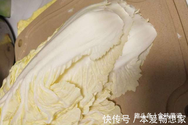 瓶子|每年冬天我都这样腌酸菜,不发霉不怕烂,金黄酸爽,放一年都不坏