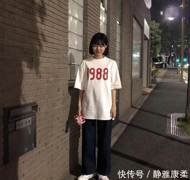 泰迪卷+仙女裙，漏耳短发+T恤，今夏这么搭时髦炸了洋气又减龄