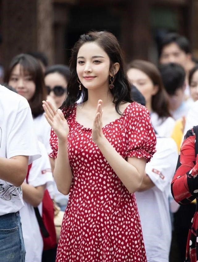 百搭 裙子在精不在多,今年夏天备齐这4种“裙子”,时髦显瘦又百搭