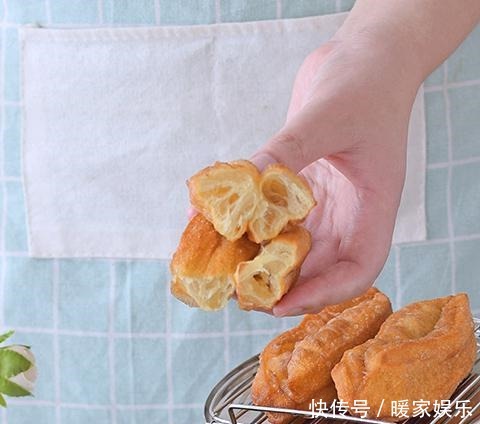 我家油条从不买,自己做各个空心,配方屡试不爽,我每次都成功