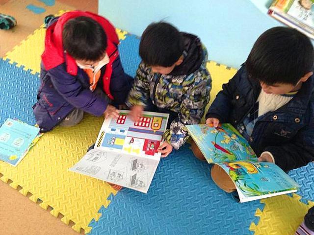 妞妞|爸爸拔完火罐回到家,下一秒女儿的这一举动,网友直呼:太有才