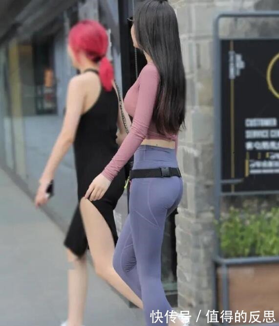 运动鞋 打底裤的版型,非常修身干练,能带给你不一样的美感!